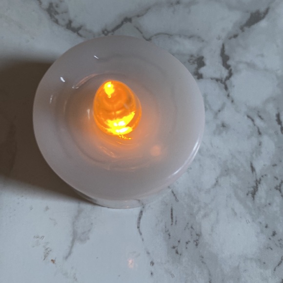 White ceramic house with glitter top. Use LED lights only . - Picture 10 of 10